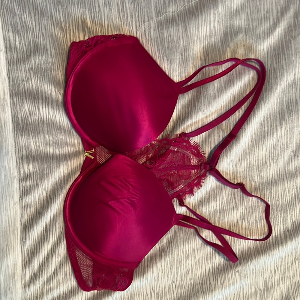 Victory secret bra, size 36b. Burgundy
